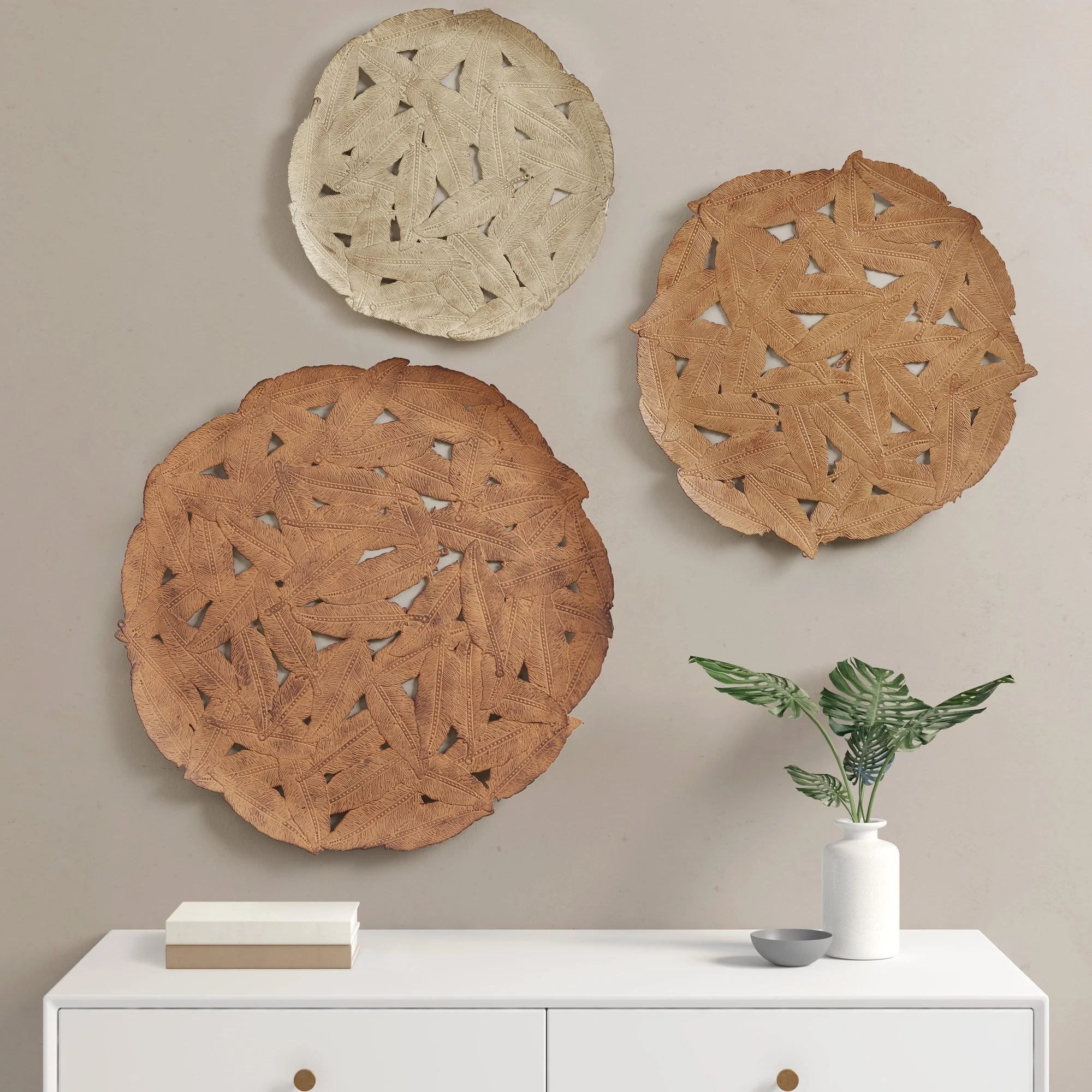 Madison Park Rosalie Textured Feather 3-piece Metal Disc Wall Decor Set